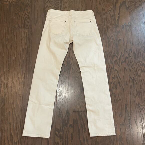ATHLETA FRONTIER STRAIGHT LEG WHITE JEANS Size 8 - Picture 6 of 12